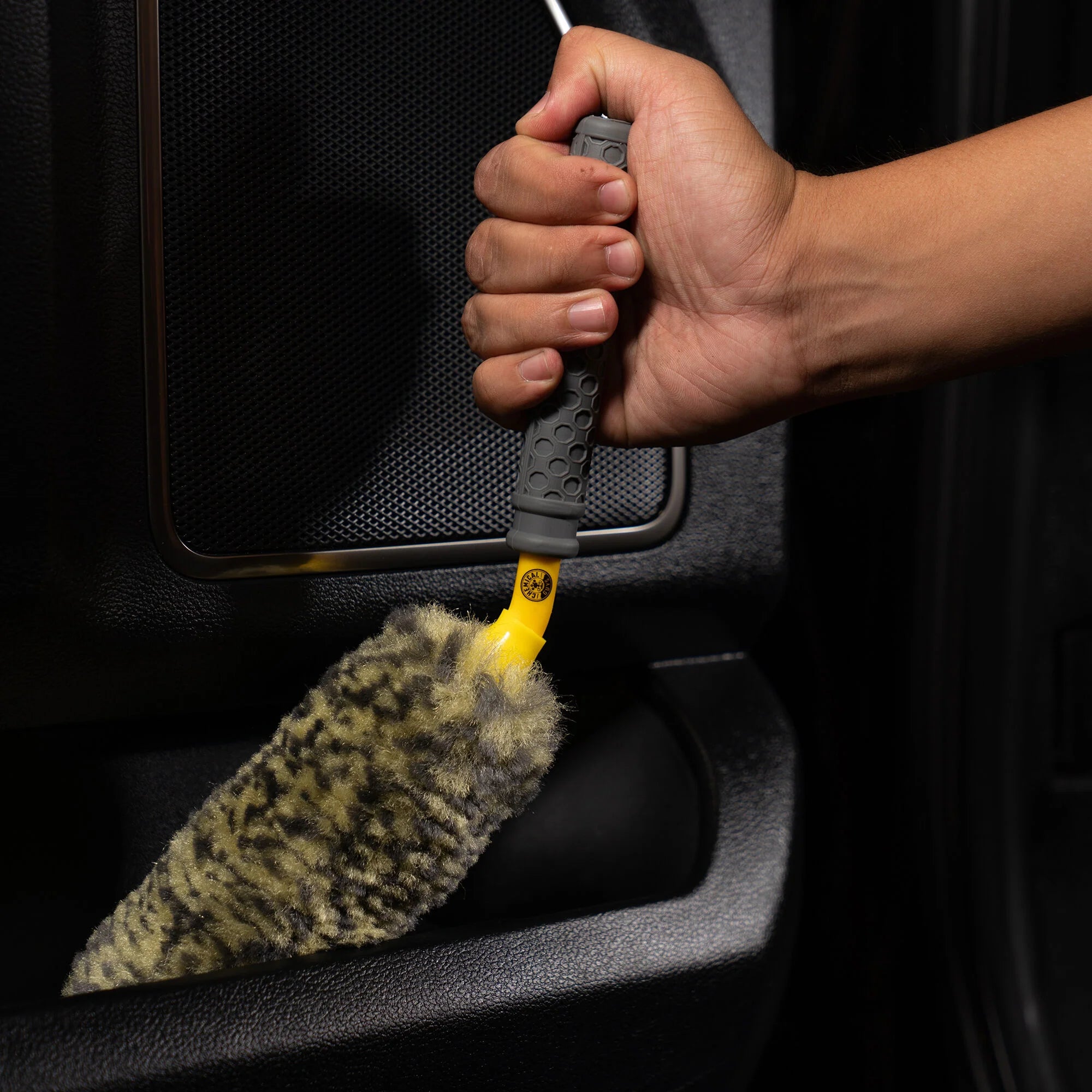 Chemical Guys Clean Rimpaca Reach Around Wheel Brush 2-Piece Set - Image 10