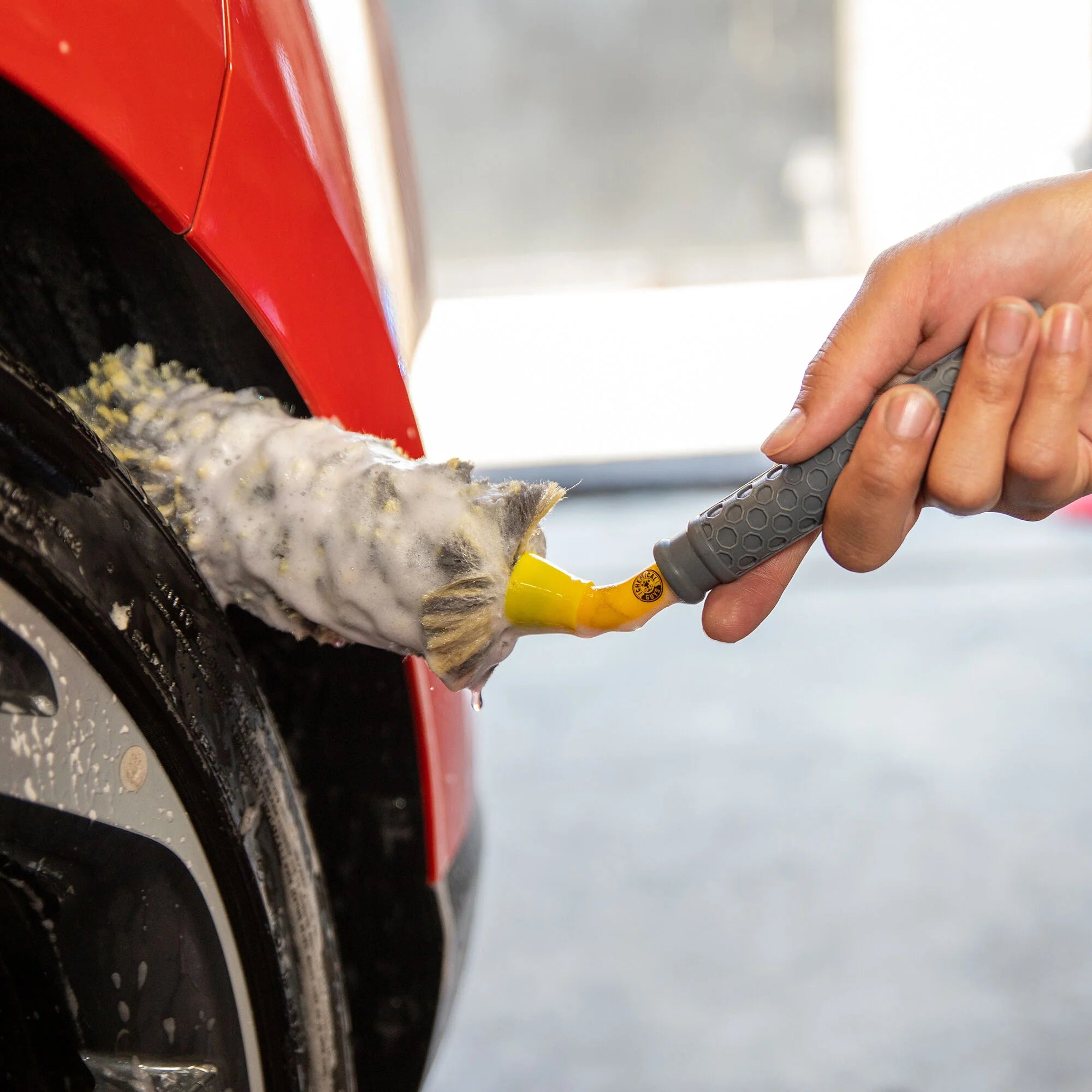 Chemical Guys Clean Rimpaca Reach Around Wheel Brush 2-Piece Set - Image 9